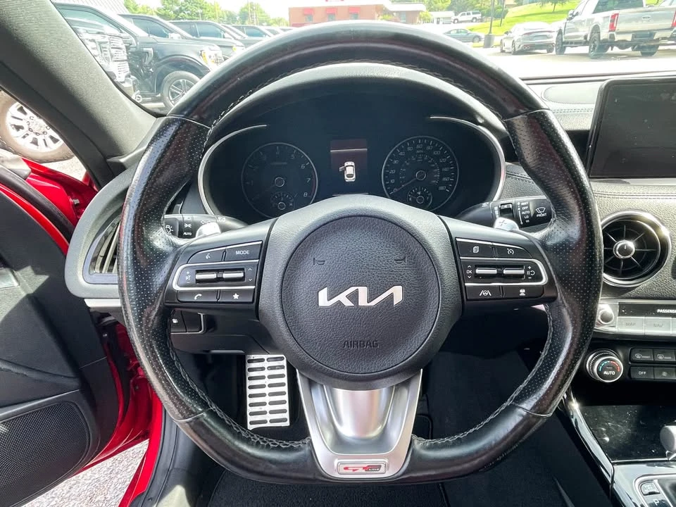 2022 Kia Stinger GT - Image 11 of 15