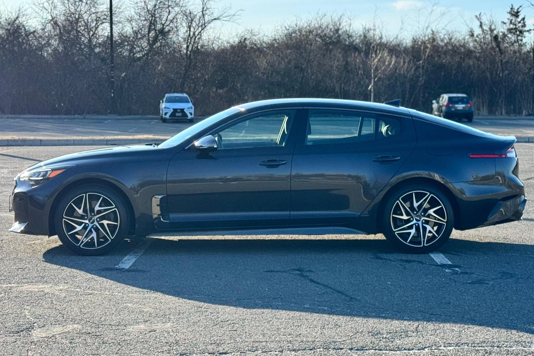 2022 Kia Stinger - Image 3 of 31