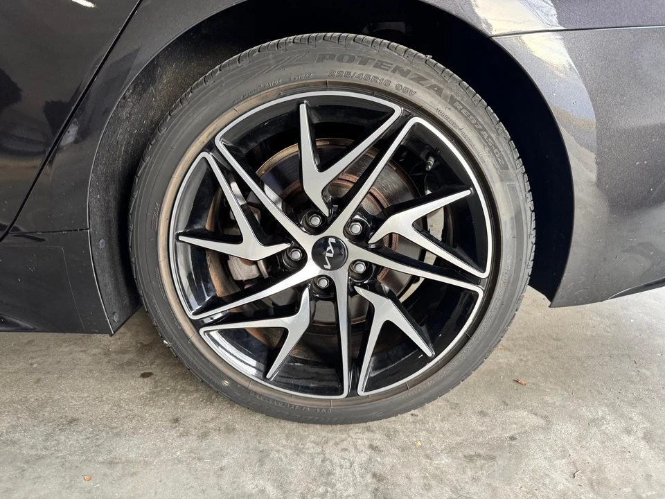 2022 Kia Stinger - Image 28 of 31