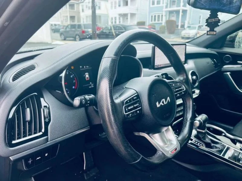 2022 Kia Stinger - Image 10 of 12
