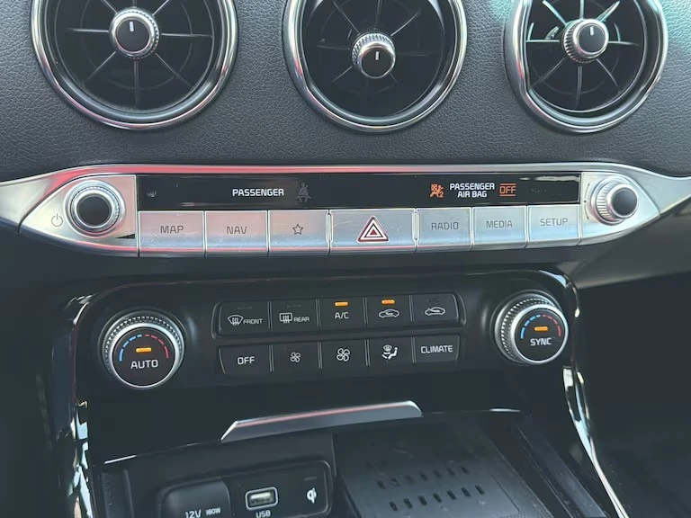 2022 Kia Stinger - Image 17 of 20