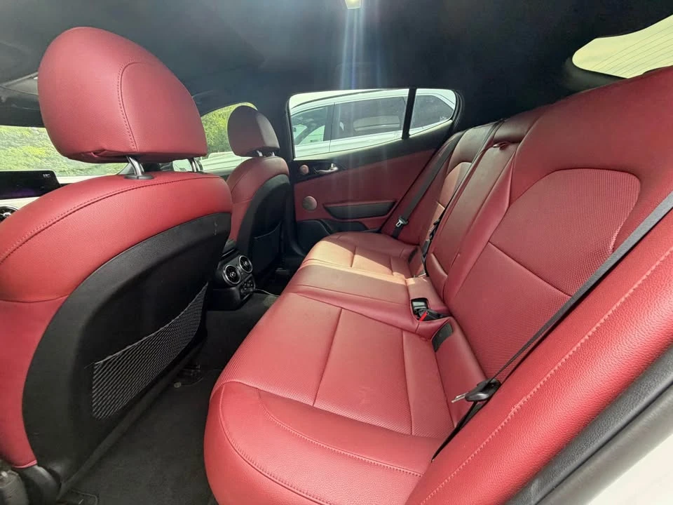 2022 Kia Stinger - Image 8 of 9
