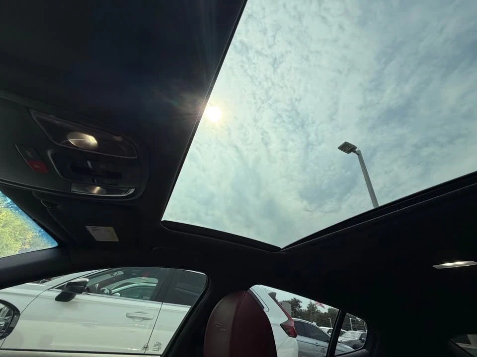 2022 Kia Stinger - Image 9 of 9