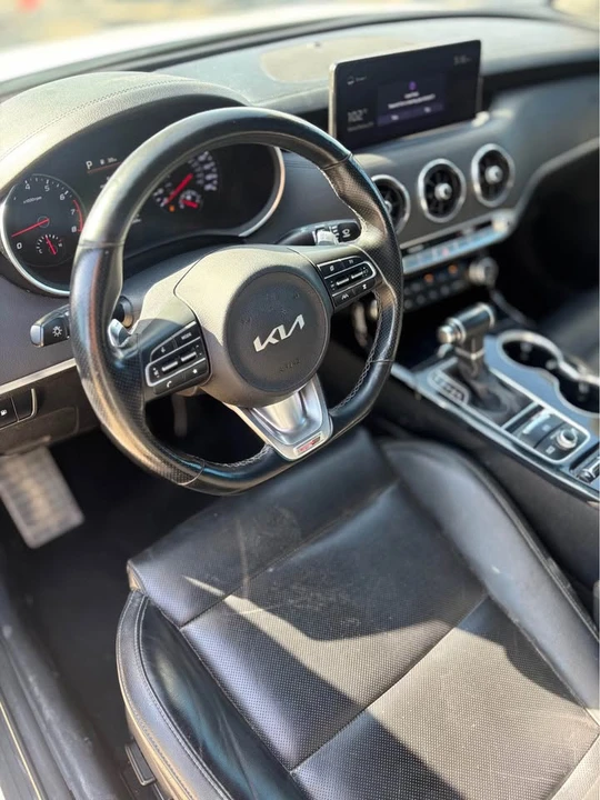 2022 Kia Stinger GT - Image 10 of 14