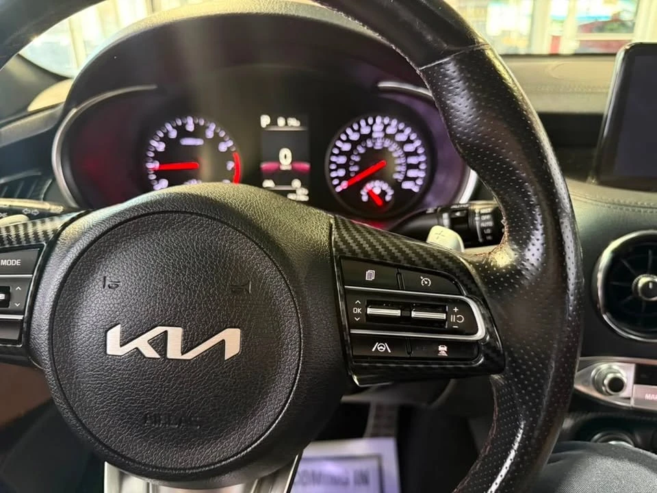 2022 Kia Stinger - Image 10 of 20