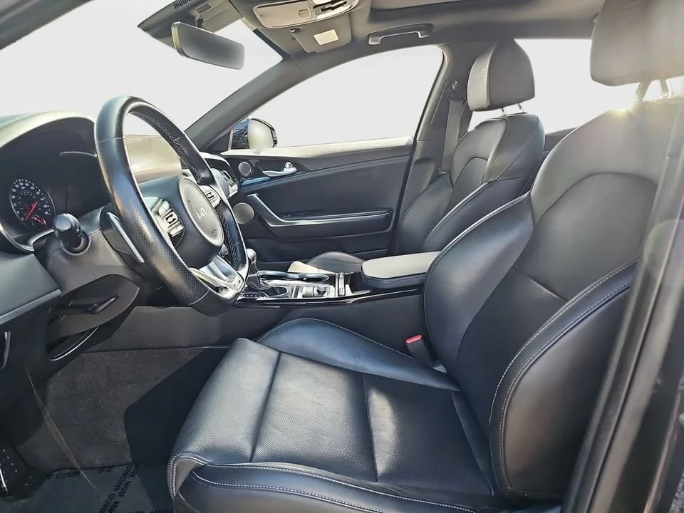 2022 Kia Stinger - Image 16 of 19