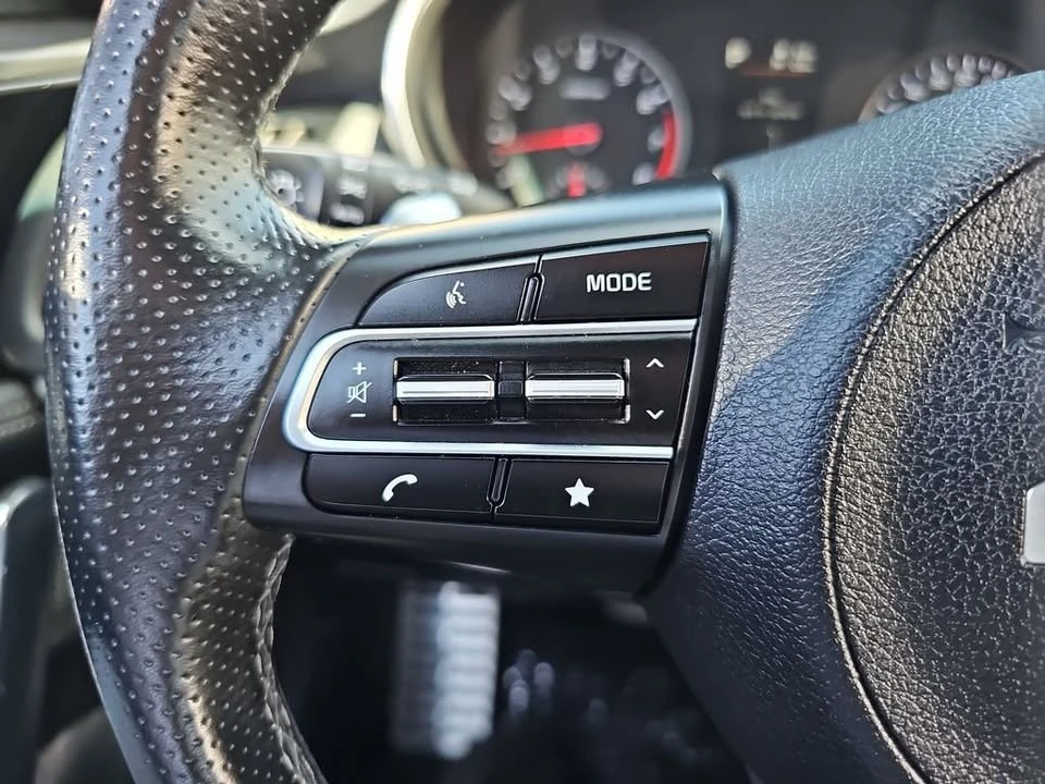 2022 Kia Stinger - Image 10 of 19