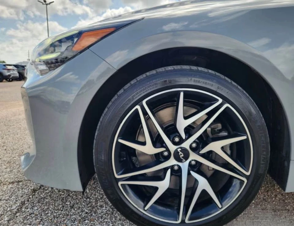 2022 Kia Stinger - Image 4 of 10