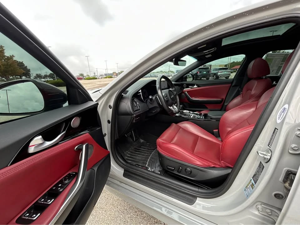 2022 Kia Stinger - Image 9 of 14
