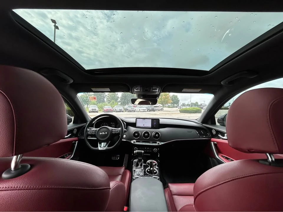2022 Kia Stinger - Image 11 of 14