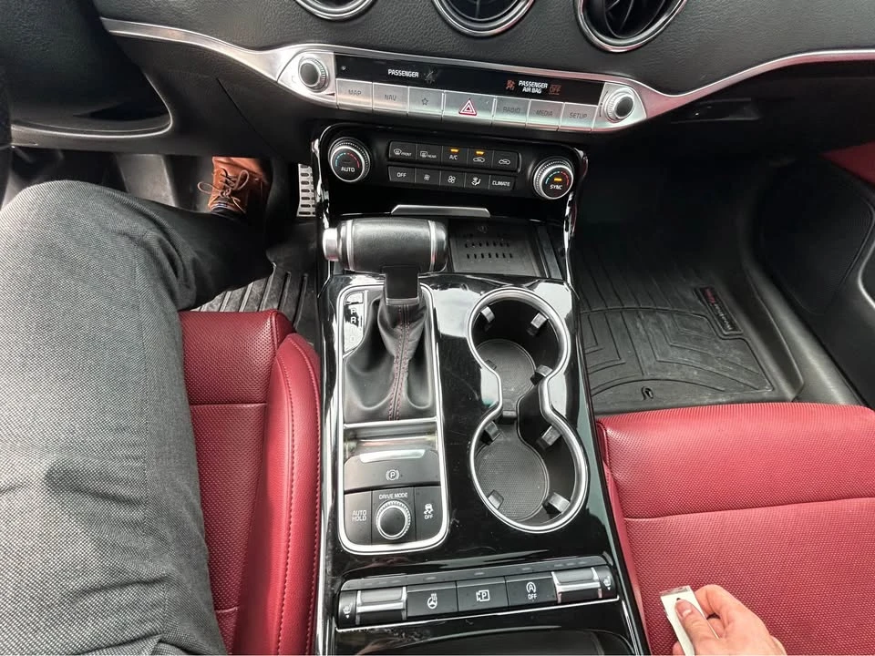 2022 Kia Stinger - Image 13 of 14