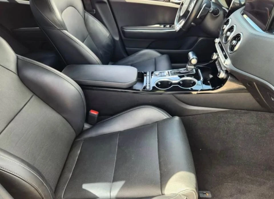2022 Kia Stinger - Image 7 of 10