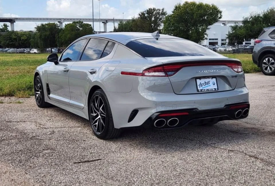 2022 Kia Stinger - Image 3 of 10