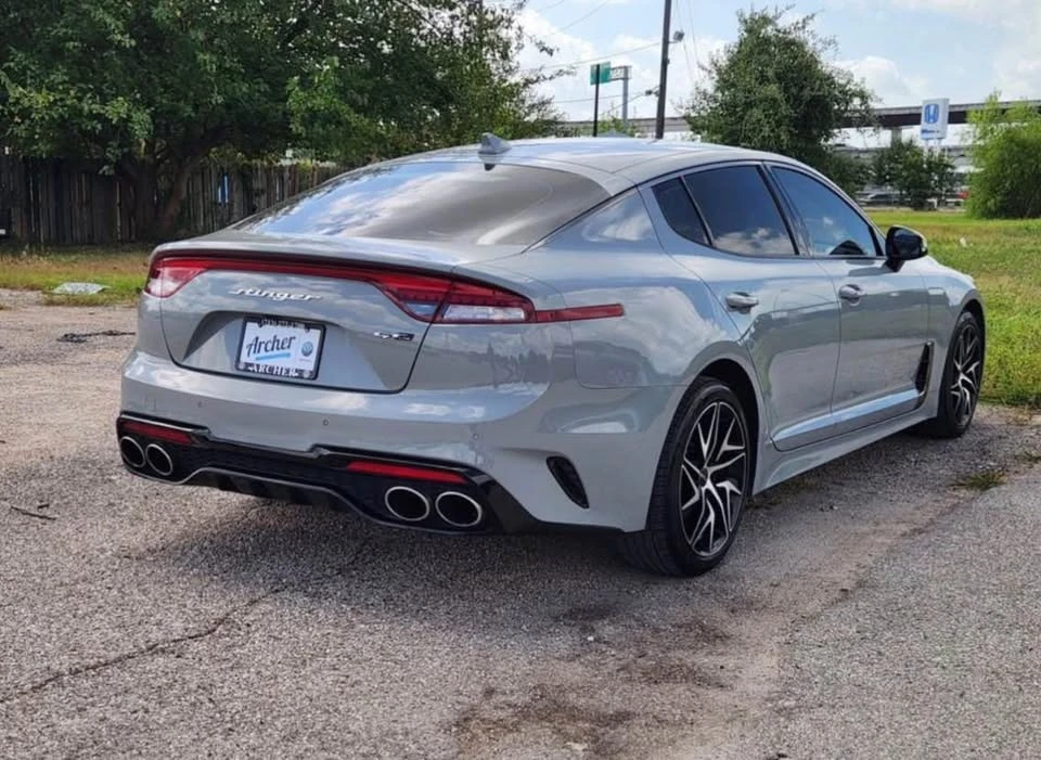 2022 Kia Stinger - Image 2 of 10