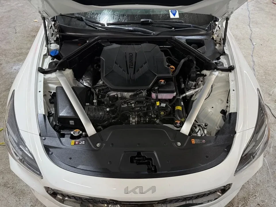2022 Kia Stinger GT - Image 9 of 19