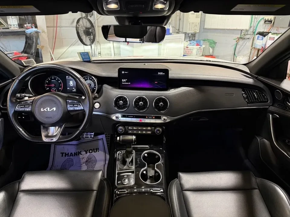 2022 Kia Stinger GT - Image 15 of 19