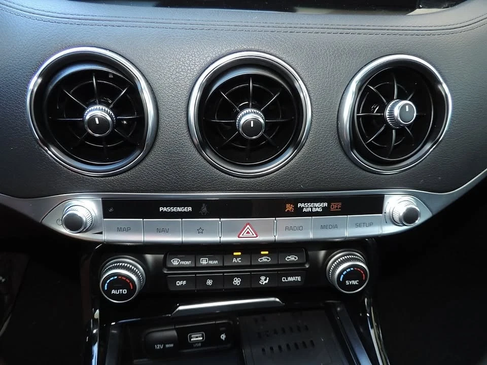 2022 Kia Stinger - Image 13 of 20