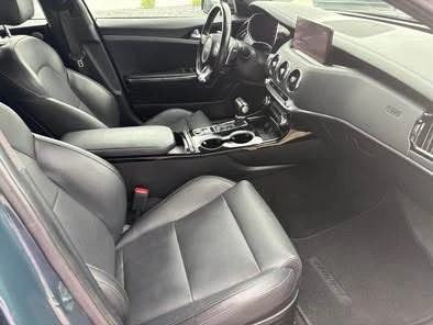 2022 Kia Stinger - Image 9 of 10
