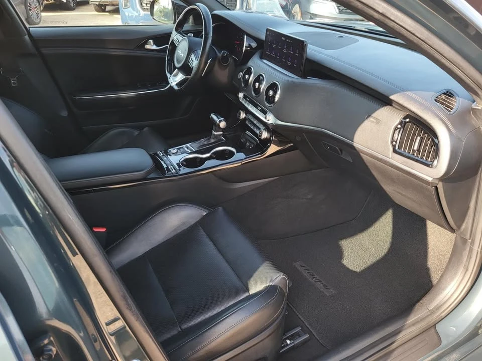 2022 Kia Stinger GT - Image 12 of 20