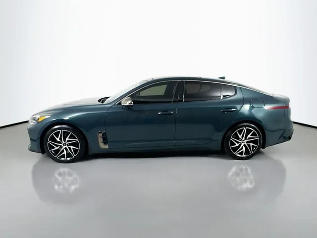 2022 Kia Stinger GT - Image 8 of 19