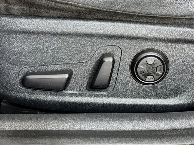 2022 Kia Stinger GT - Image 15 of 19
