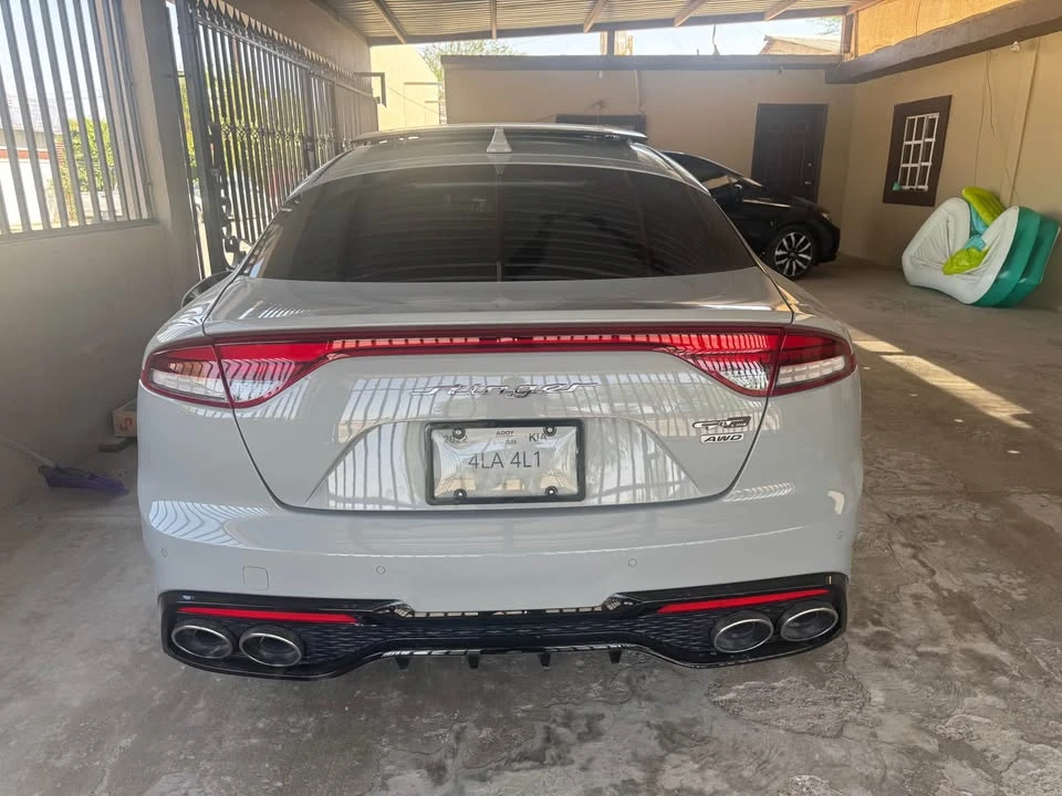 2022 Kia Stinger - Image 8 of 9