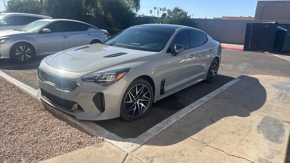 2022 Kia Stinger - Image 2 of 9