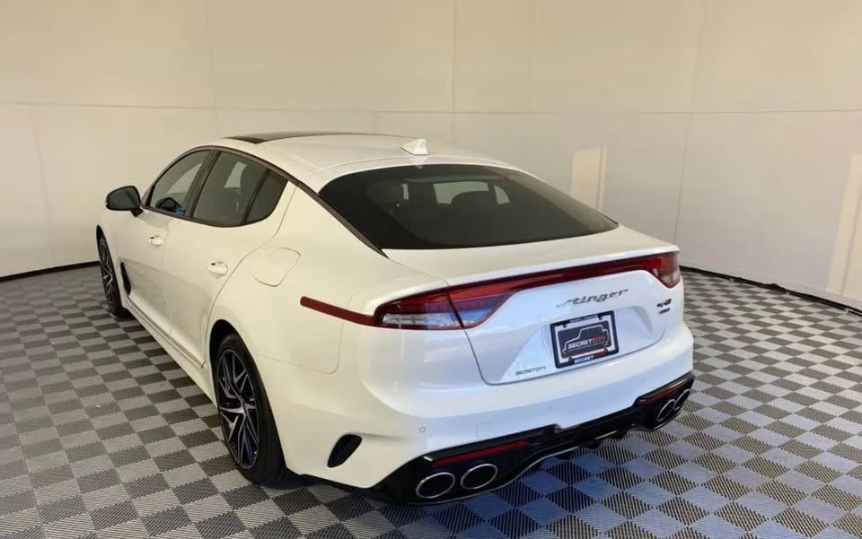 2022 Kia Stinger - Image 3 of 4