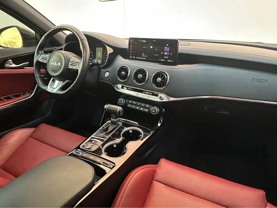 2022 Kia Stinger GT - Image 14 of 20