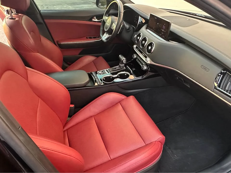 2022 Kia Stinger GT - Image 17 of 20