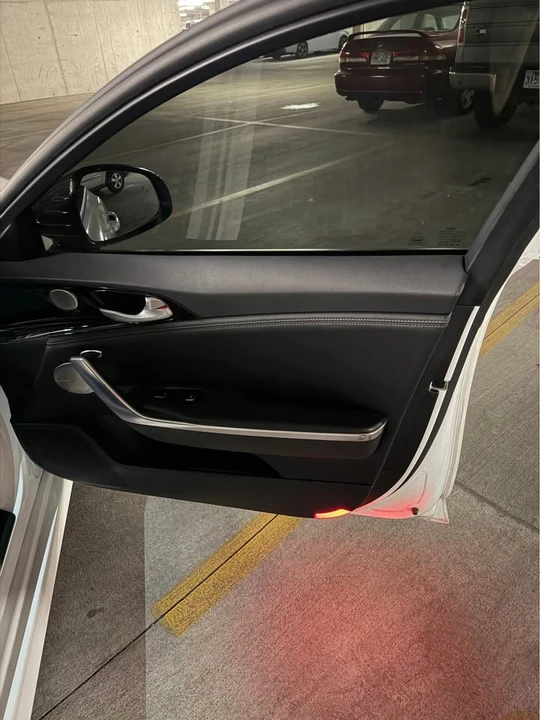 2022 Kia Stinger - Image 13 of 17