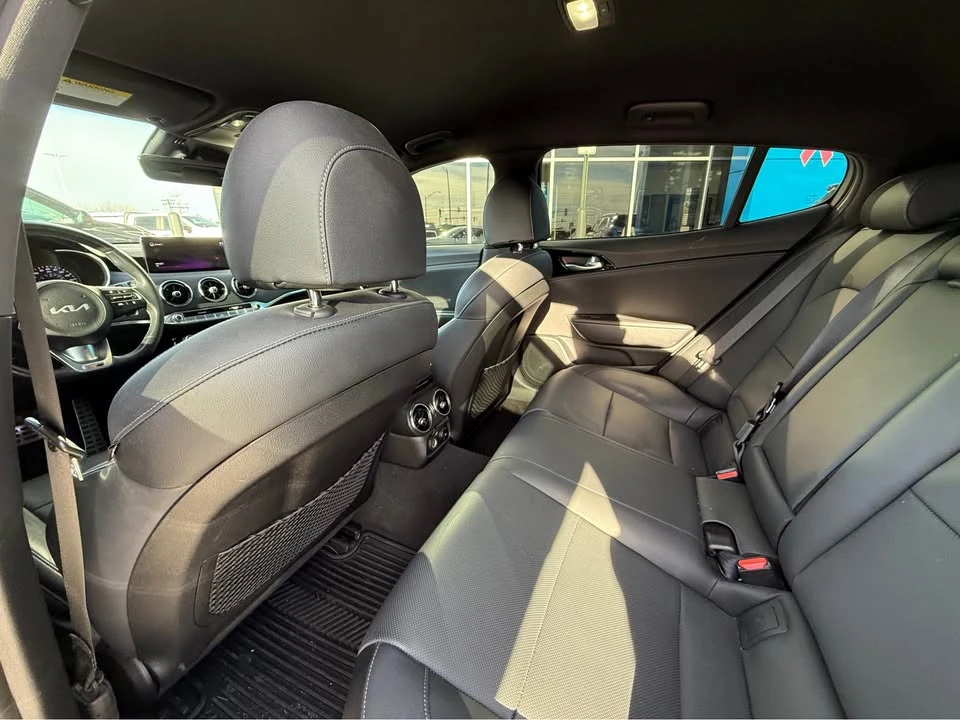 2022 Kia Stinger - Image 11 of 18