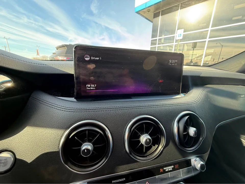 2022 Kia Stinger - Image 17 of 18