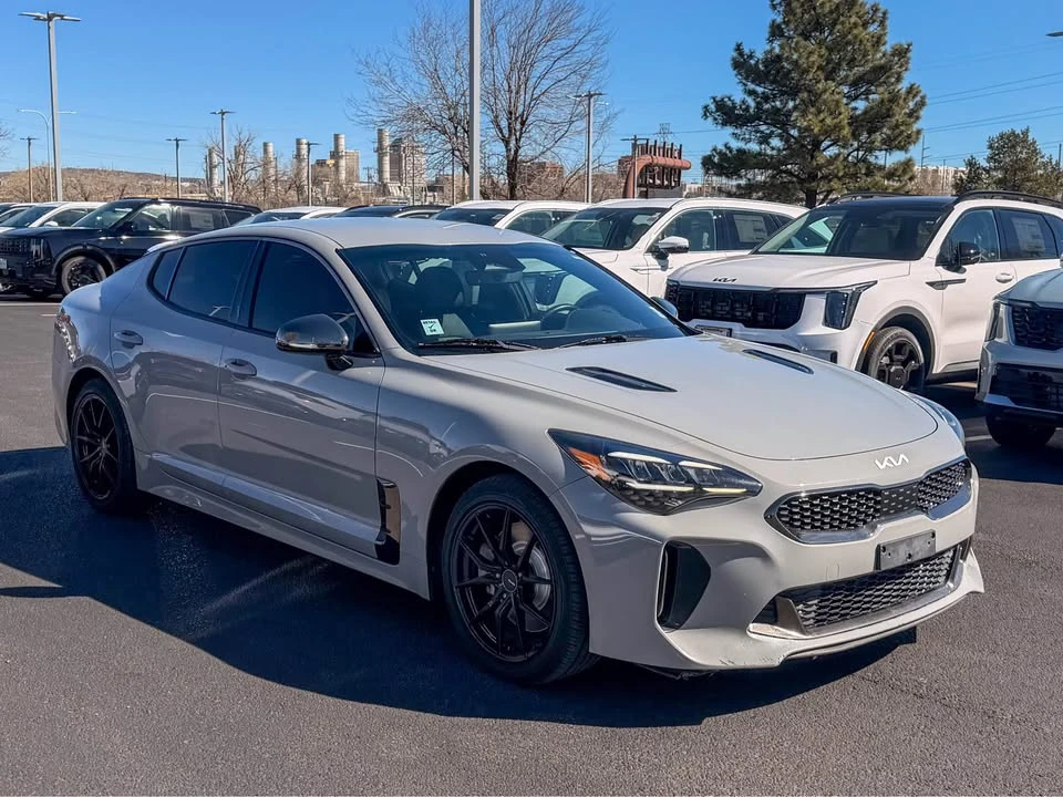 2022 Kia Stinger - Image 2 of 9
