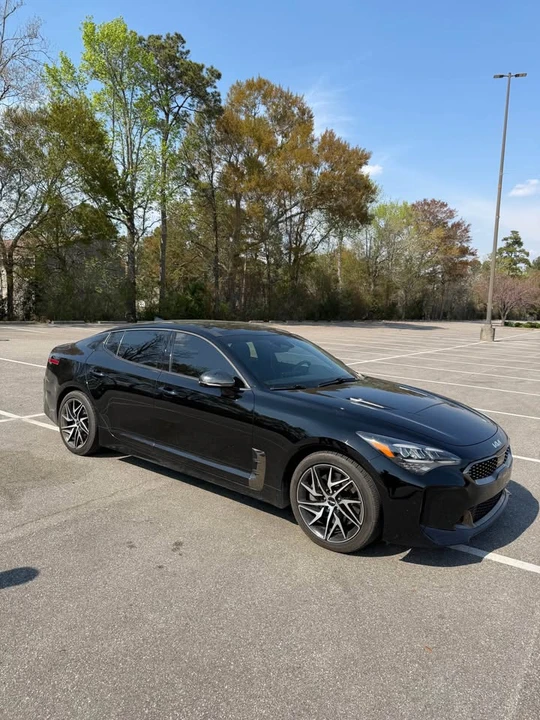 2022 Kia Stinger - Image 2 of 10