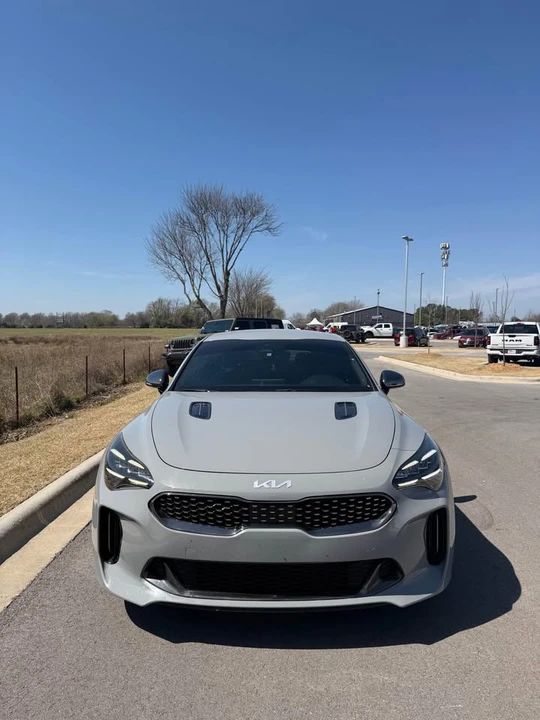 2022 Kia Stinger - Image 2 of 11
