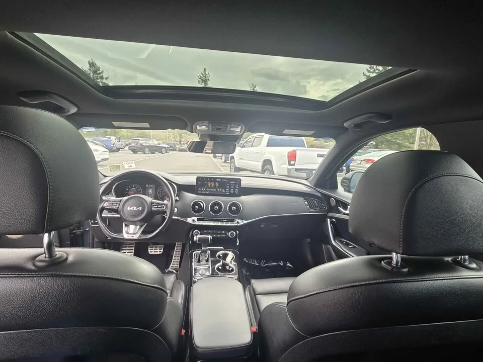 2022 Kia Stinger GT - Image 6 of 9