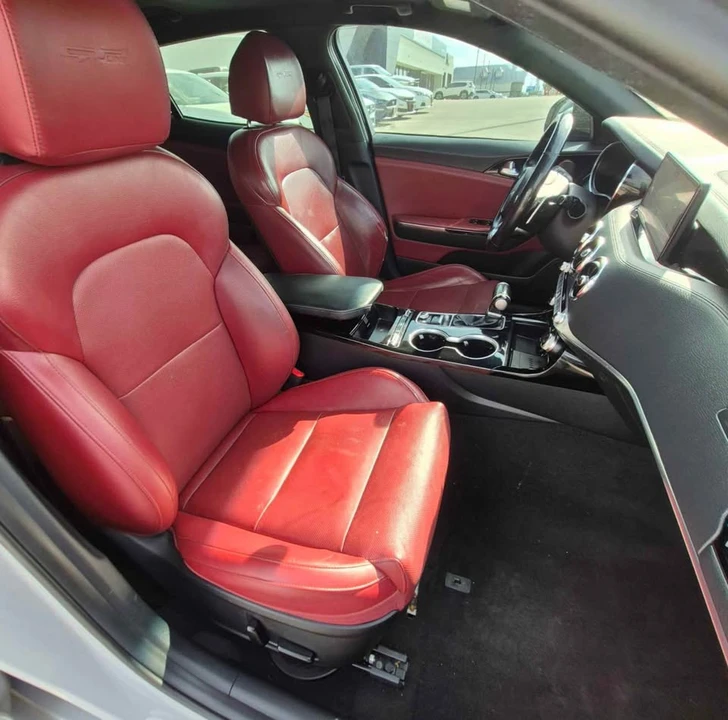 2022 Kia Stinger - Image 5 of 10