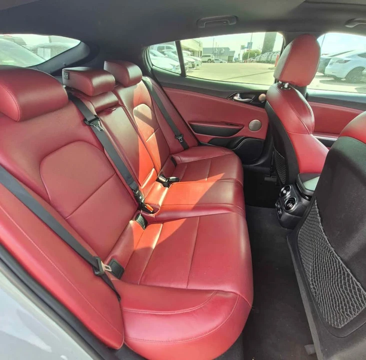 2022 Kia Stinger - Image 6 of 10