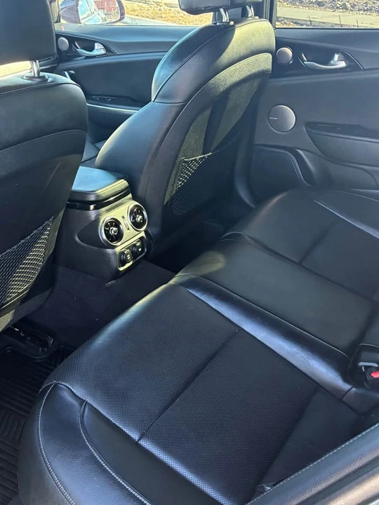 2022 Kia Stinger - Image 11 of 14