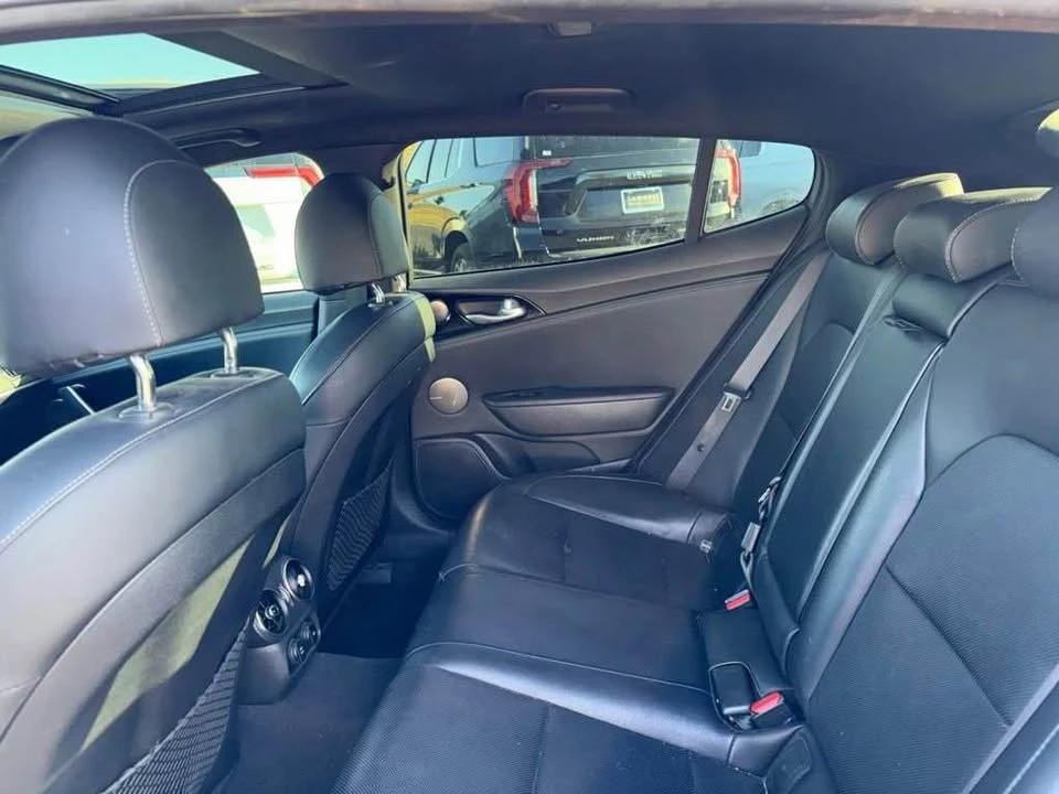 2022 Kia Stinger - Image 2 of 3