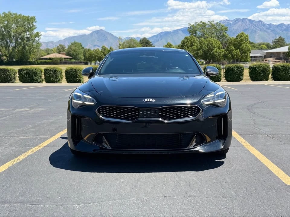 2022 Kia Stinger - Image 2 of 17