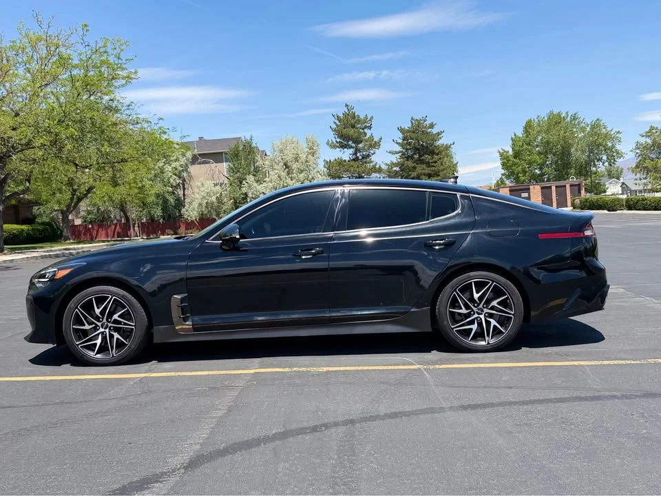 2022 Kia Stinger - Image 8 of 17