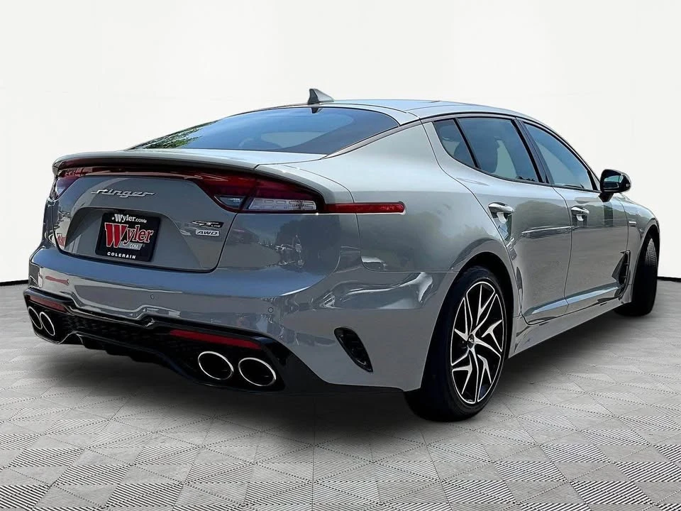 2022 Kia Stinger - Image 11 of 17