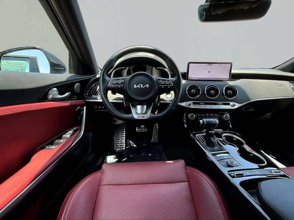 2022 Kia Stinger - Image 9 of 17
