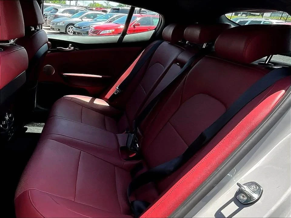 2022 Kia Stinger - Image 13 of 17