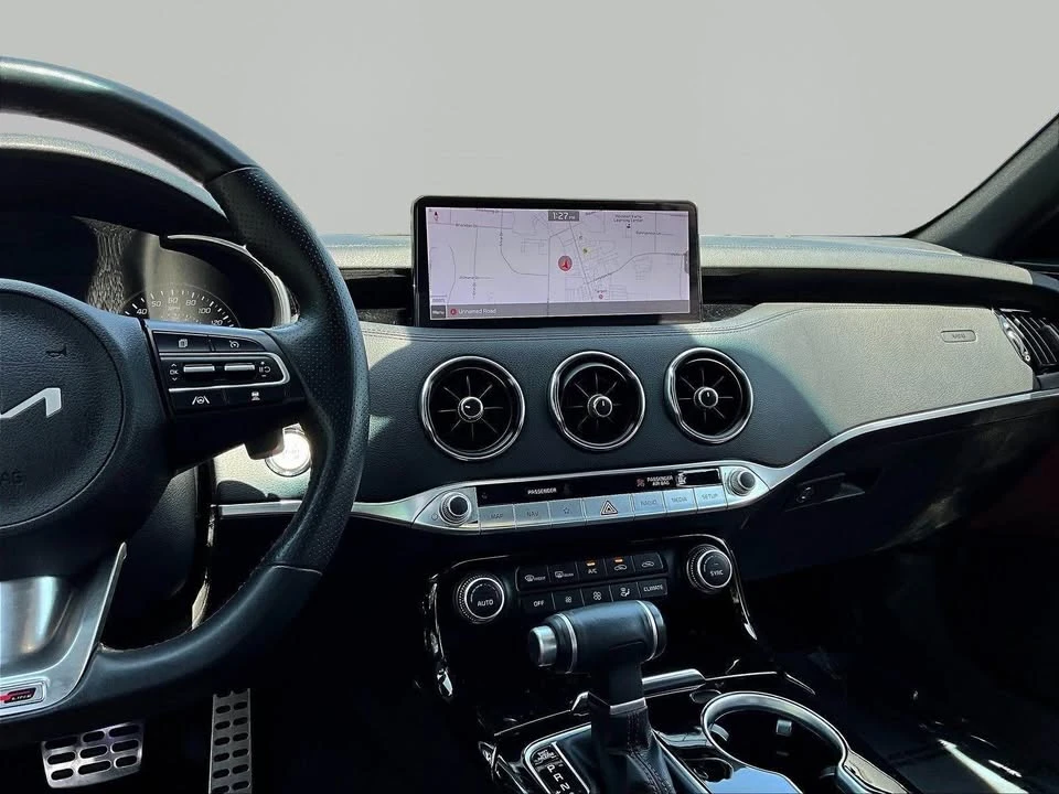 2022 Kia Stinger - Image 14 of 17