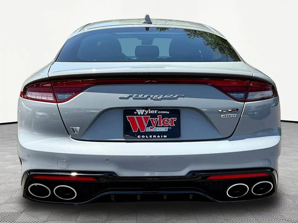 2022 Kia Stinger - Image 2 of 17