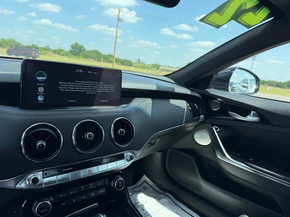 2022 Kia Stinger - Image 7 of 13