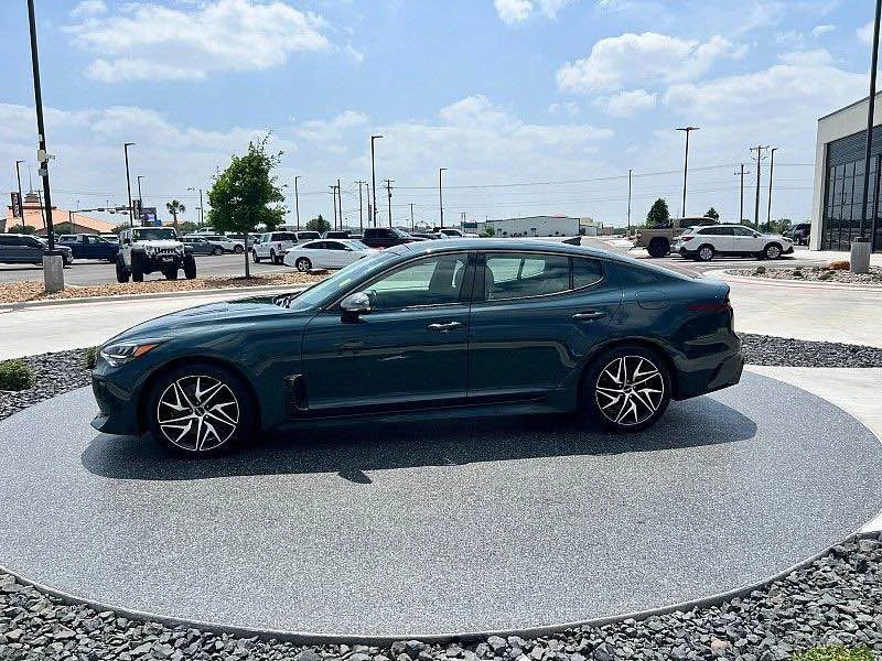 2022 Kia Stinger - Image 2 of 13